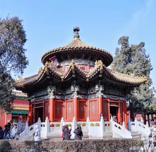 御花园内别具一格的千秋亭