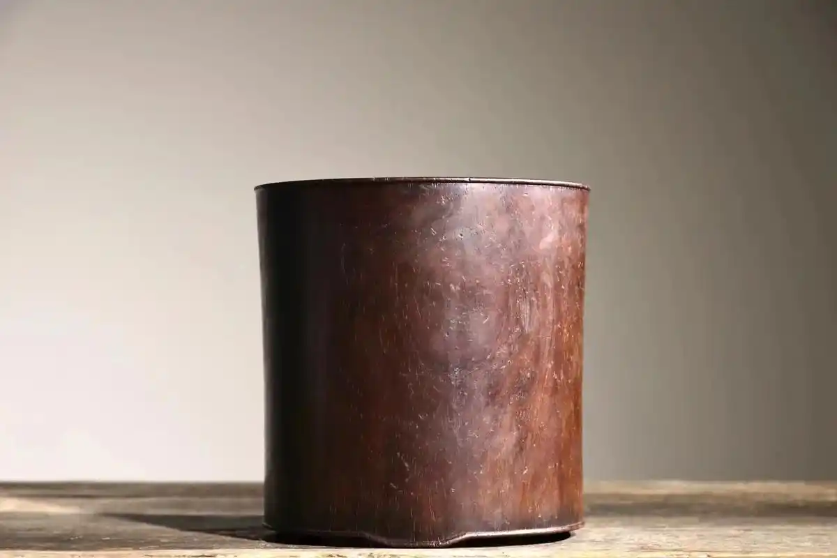 笔筒.【 明代 61 黄花梨一木整挖笔筒 】  明代,口径16 - 抖音