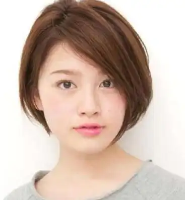 女生短碎发发型图片