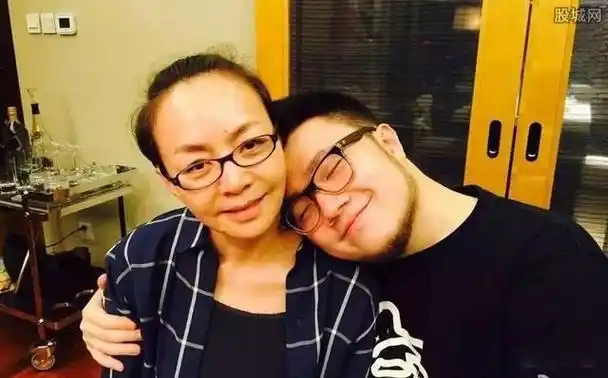 英达终于开口谈巴图 英达为什么不认巴图呢