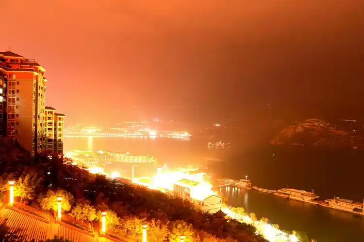 巫山观红叶,重温三峡情