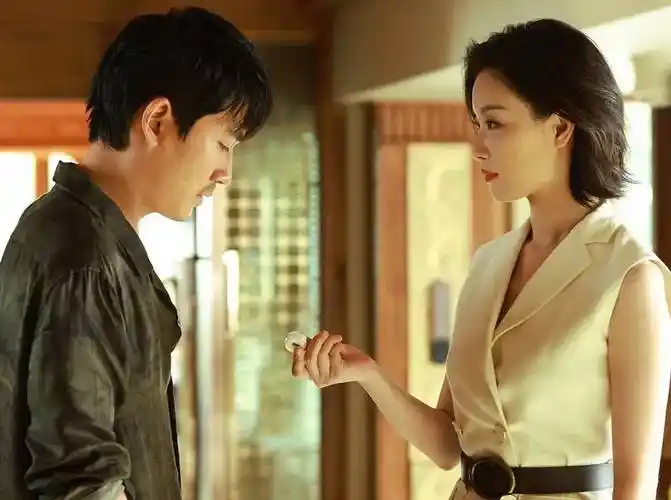 瞪眼,张嘴,面无表情,朱一龙把演技"玩出新花样"_表演_陈思诚_妻子