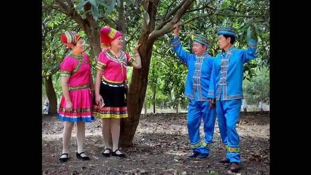 男女山歌对唱:《老来玩个气不服》,毛家超经典的一首山歌!