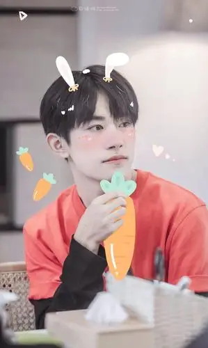 饭制易烊千玺动物园小千可爱似动物