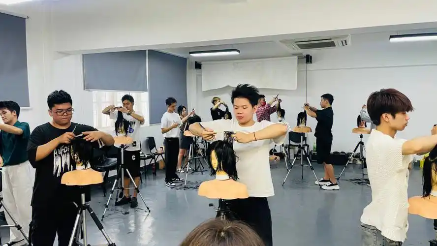 你只有拼命想改变命运命运才会在你人生的