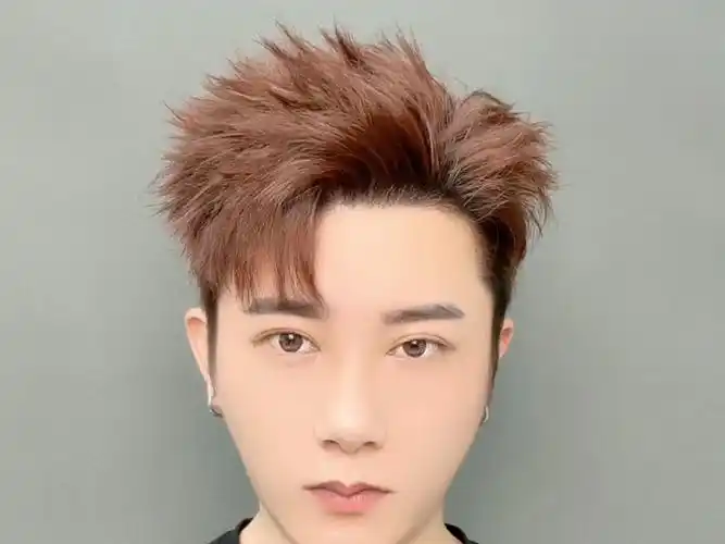 没有男孩子会拒绝,这款三七分发型吧?