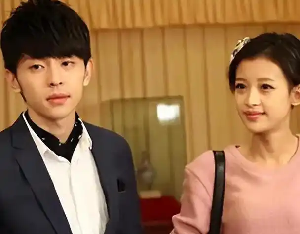 还记得小乐童吗长大后美到出圈难怪孙怡邓伦对她宠爱有加