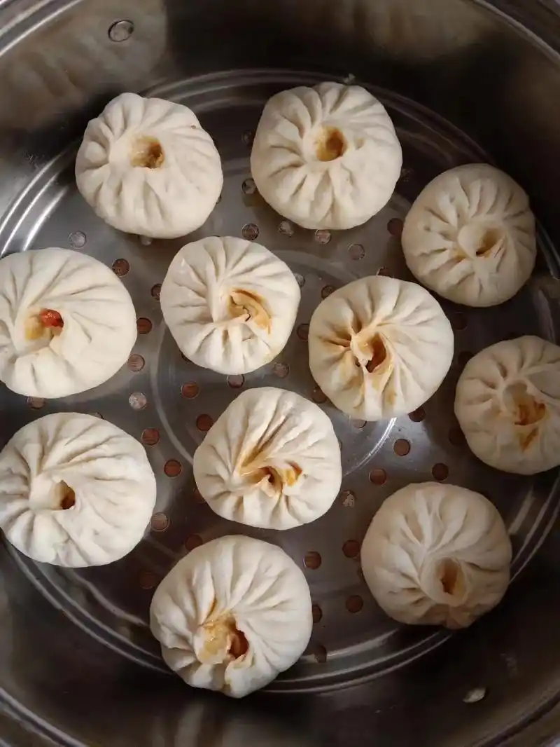 包子馅都有纯瘦肉和五花肉,香菇,粉条,葱,豆腐和包菜,洋芋和 - 抖音