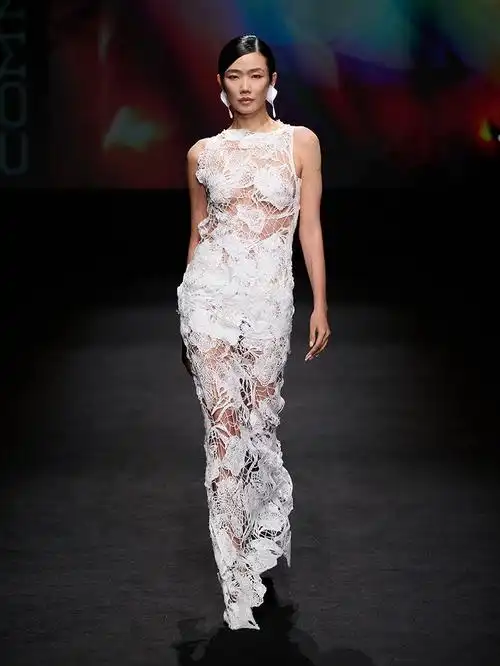 衣柜里永远缺的那一条裙子就在秀场上|2024秋冬上海时装周|上海时装周