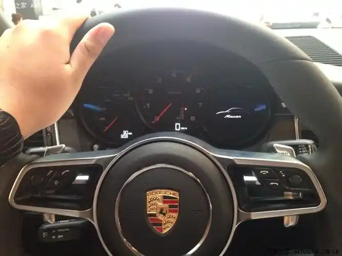 成都锦江保时捷2.0试车作业!