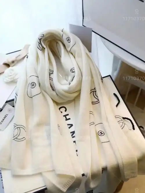超级推荐温柔的chanel香奈儿围巾