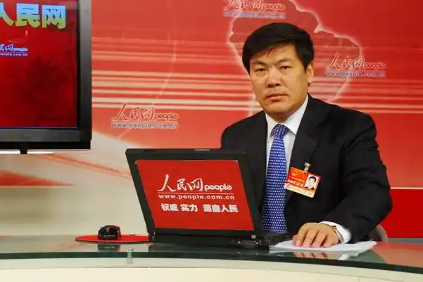 广元市委书记罗强:重视网络民意 天天看网友留言(图)