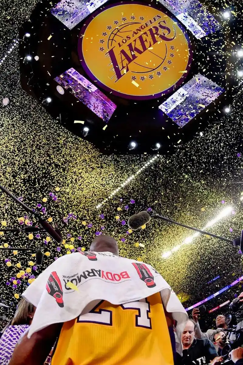 科比退役七周年了