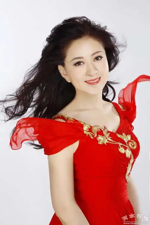 天水在线重磅推出郭霁红代言秦州大樱桃宣传照(图)