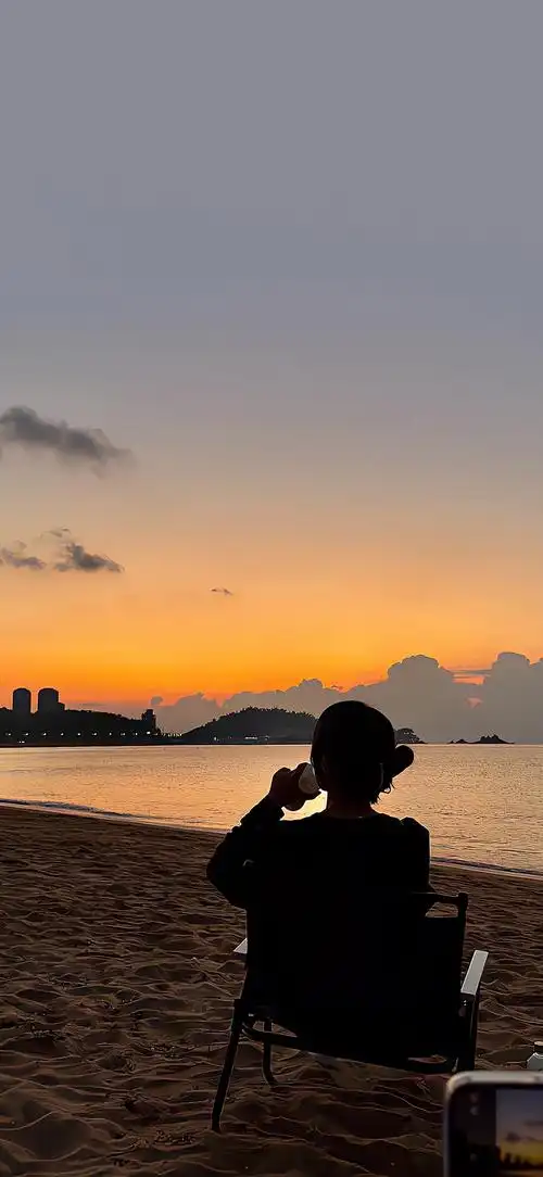 你跋山涉水去见的人根本不会牢记你,他只会记得自