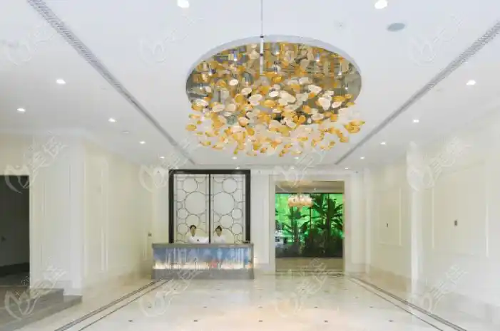 在温州名人医美做胸部整形就挺好的,不仅自体脂肪丰胸手感柔然,而且