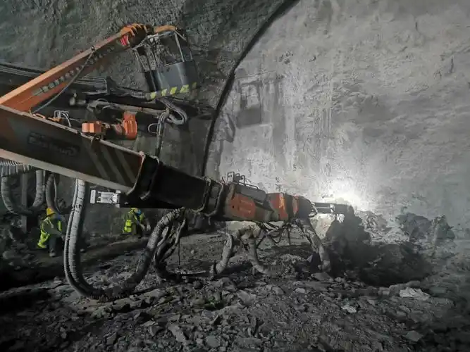 贵州在建最长单端掘进公路隧道双洞突破4000米大关