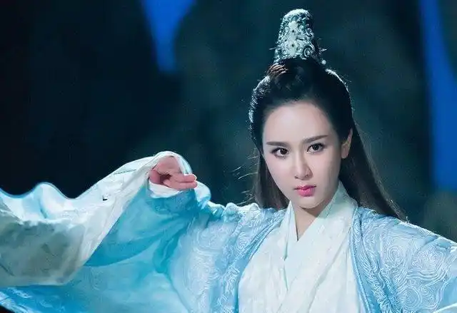 网传新剧《凤隐天下》阵容,赵丽颖合作杨幂?网友们不淡定了!