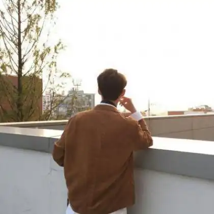 头像男生帅气背影