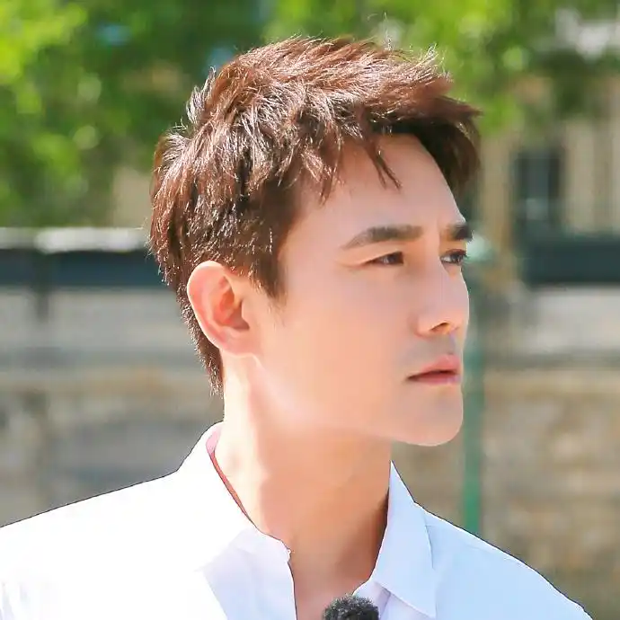 记录王凯超话#王凯青春环游记#几张白衬衫的微博头像尺寸还有漏发的几