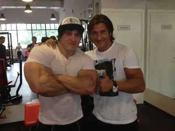 和臂围60的健美运动员合影网友比我腰粗