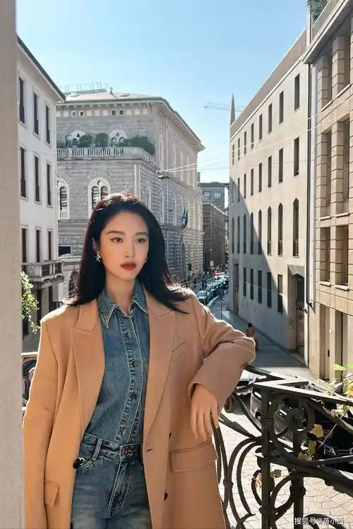 杨采钰又带火了大衣新穿法:内搭牛仔衬衫,西装外套,时髦又洋气