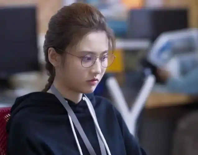 顶着"谋女郎"的称号,从未传过绯闻,这就是乖乖女张慧雯|巩俐|刘昊然