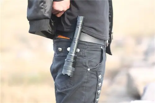 致观 电击棒电棍电击手电筒 防狼电击棒 防身户外骑行装备强光手电筒