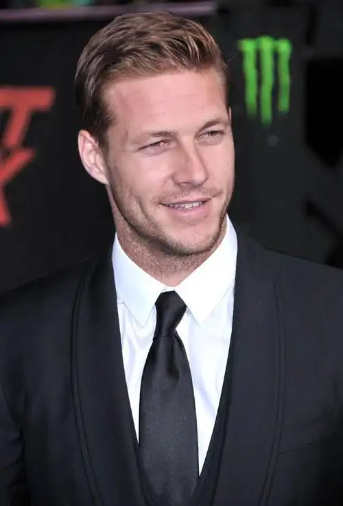 卢克·布雷西 luke bracey的图片