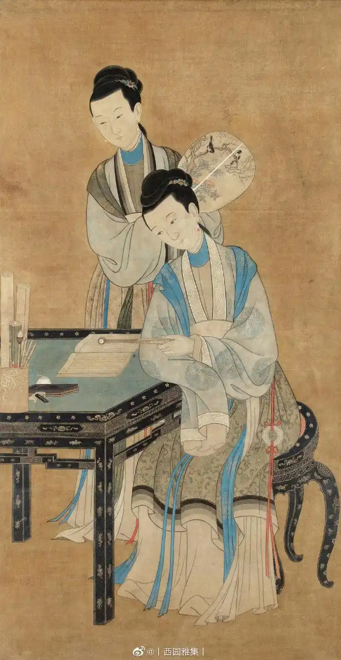 以写实的手法逼真地再现了清宫女子冠服,发型,首饰等,画家运笔娴熟