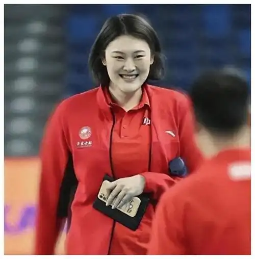 女排欠薪丑闻曝光,国手恐被除名,王一梅或涉案,郎平失望|辽宁队