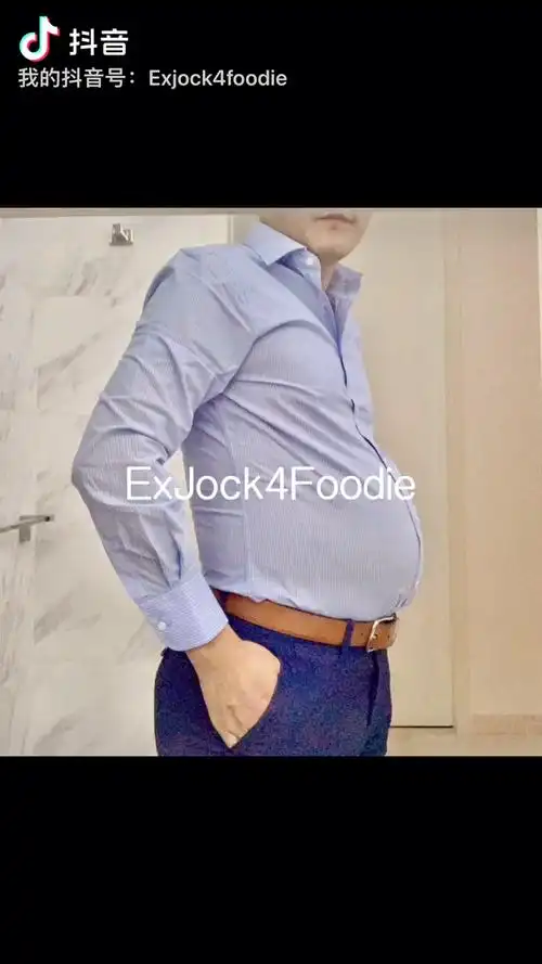 腹肌变啤酒肚曾经有腹肌的帅哥运动壮故意