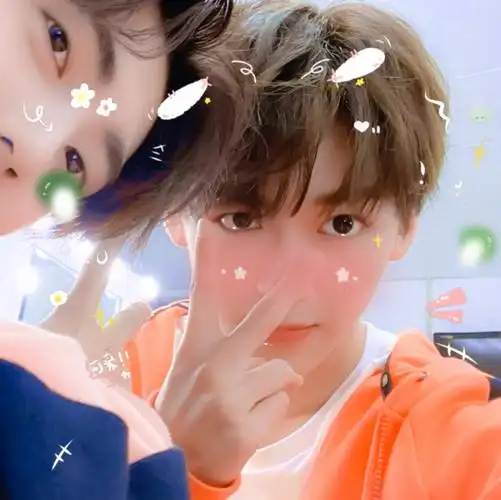 "照片里面的生活比现实中好看" r1se焉栩嘉头像|r1se何洛洛头像|顾雨