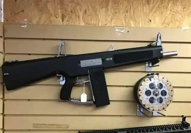 美国aa-12自动霰弹枪,因为太优秀,所以被埋没