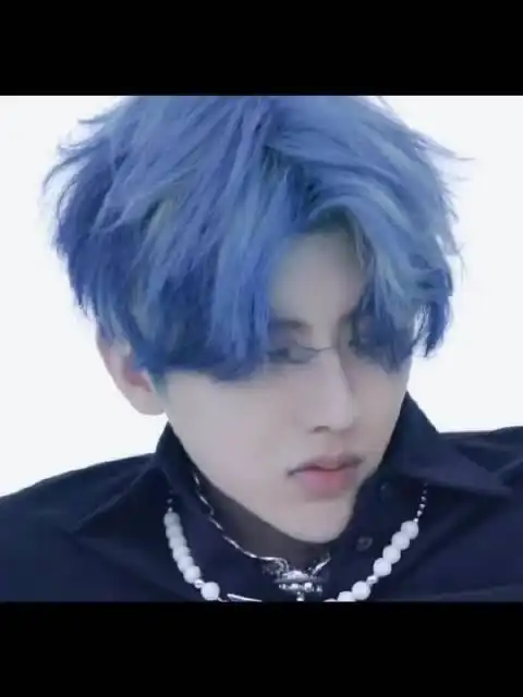 明天可就没什么姐妹情深了啊,干就完事了.#蔡徐坤蓝发# _手机新浪网