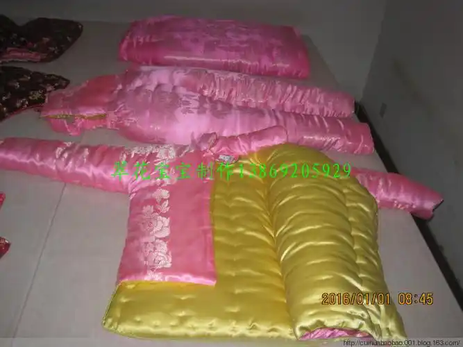 翠花宝宝祝大家新年快乐!