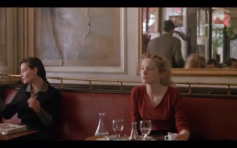 90電影《玻璃玫瑰 voyager》 (1991)每每看这些电影除了电影情节不