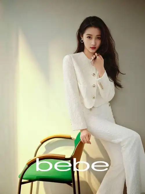 bebe携手品牌代言人关晓彤演绎2024年春季广告大片