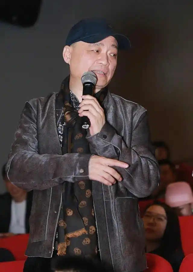 55岁崔永元近照胖到认不出 网友:一定是睡眠质量提高了