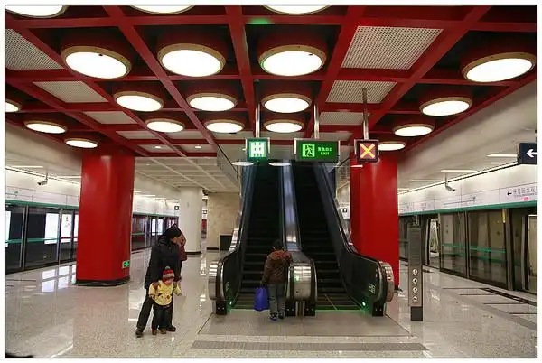 北京地铁八号线鼓楼大街站巡礼