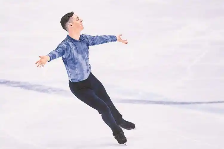 供图1995年世界花样滑冰锦标赛上,伴随着《末代皇帝》的悠扬曲调,陈露