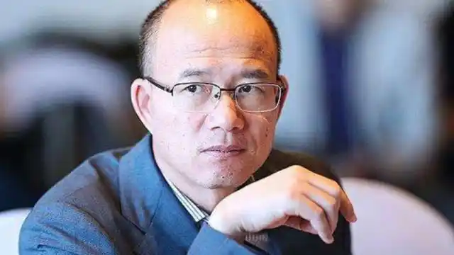 郭广昌出差对老婆念念不忘,马云吹口哨引她注意!颜值惊为天人!