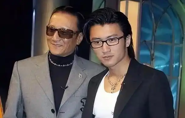 谢贤:成龙称他是传奇,向华强让他三分,顶峰时李小龙也得靠边站