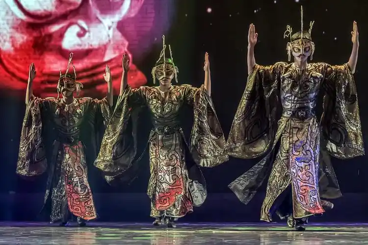 首届四川艺术节德阳市综艺演出舞蹈梦幻三星堆