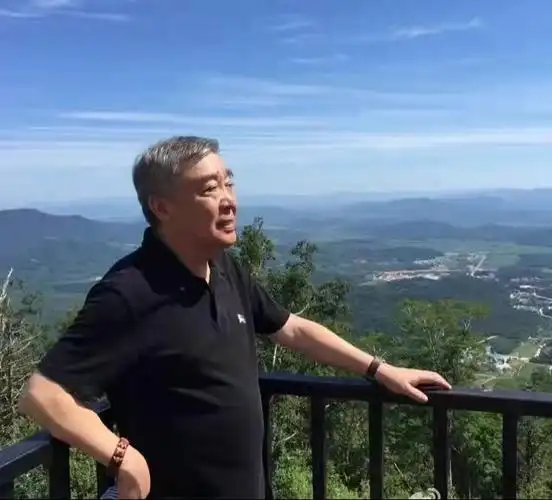 相声演员师胜杰,病逝3年后,妻子宋艳每天睹物思人