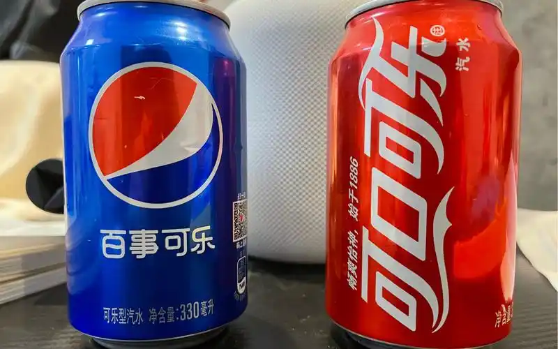 初测评可口可乐与百事可乐到底谁是洁厕灵