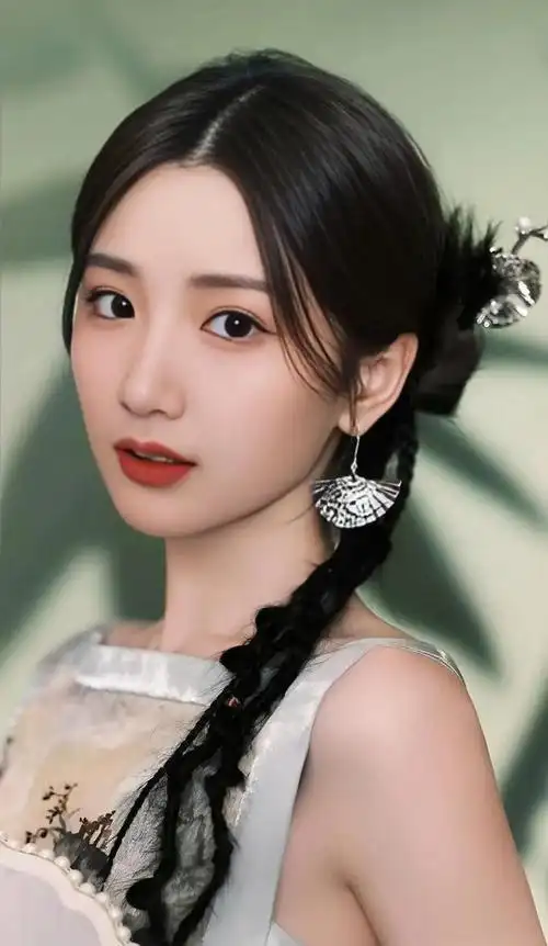 最近电视剧《庆余年2》热播,毛晓彤在剧里饰演单纯可爱的北齐大公主.