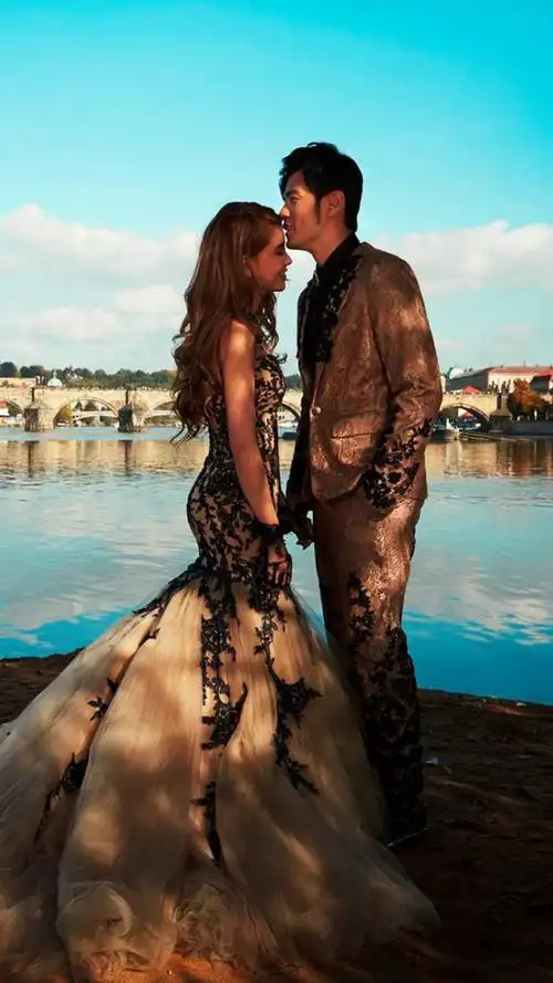 周杰伦昆凌明星结婚照婚纱照