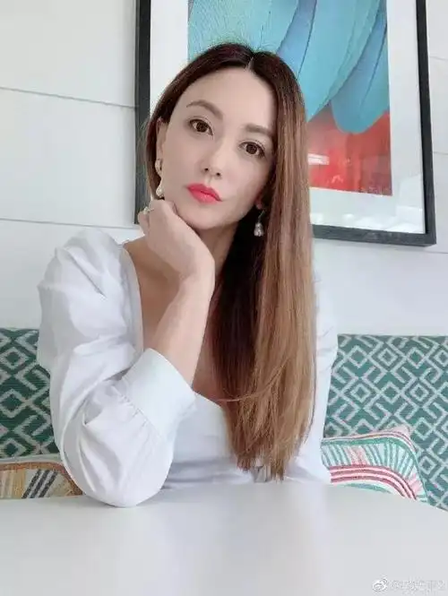 【郭妃丽:47岁依旧很漂亮】