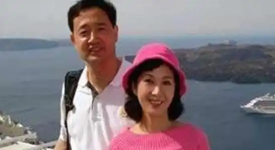 还记得女神龚雪吗曾陷流言丑闻便干脆远赴美国与丈夫团聚